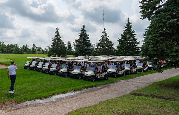 Everyone loaded in their carts and waiting for the gun